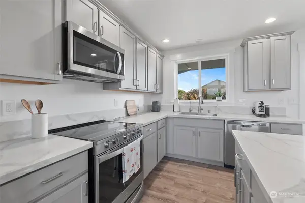 1201 E Ocean Shores Blvd, Ocean Shores, WA 98569