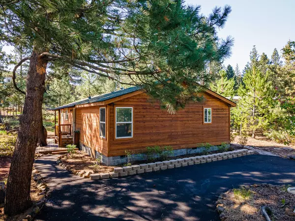 60892 Ridge Dr, Bend, OR 97702