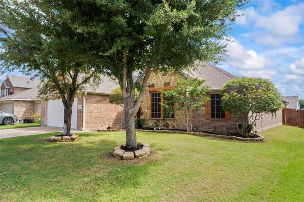 5840 Somerton Drive, Grand Prairie, TX 75052