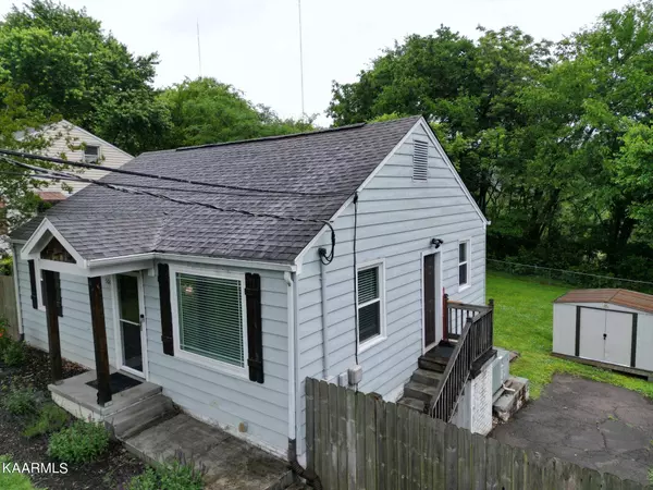 506 Broadview DR, Knoxville, TN 37912