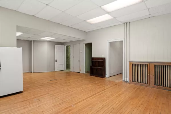 914 Milwaukee Ave, South Milwaukee, WI 53172