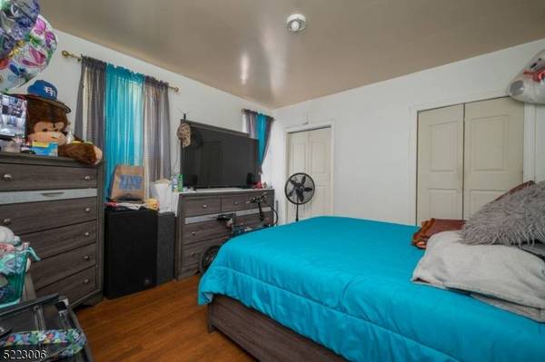 2 Chestnut St, Paterson City, NJ 07501