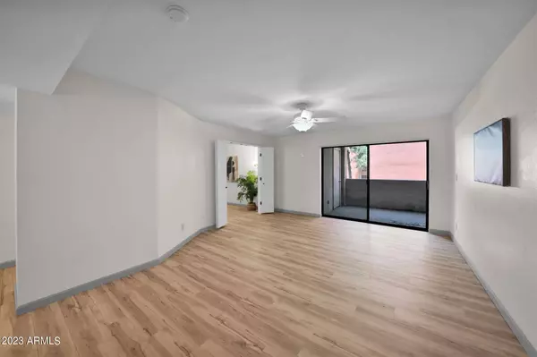 12212 N PARADISE VILLAGE Parkway S #211, Phoenix, AZ 85032