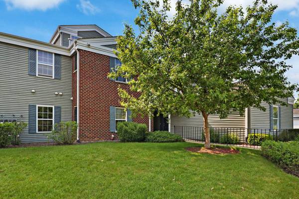 8117 Honeysuckle CT #8117, Fox Lake, IL 60020