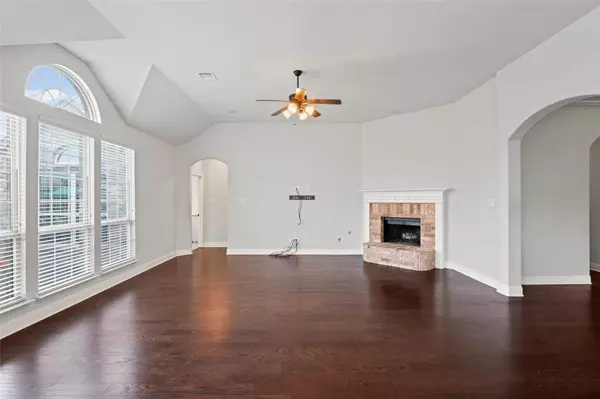 2812 Pino, Grand Prairie, TX 75054