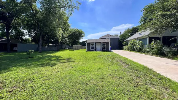 409 Waynell Street, White Settlement, TX 76108