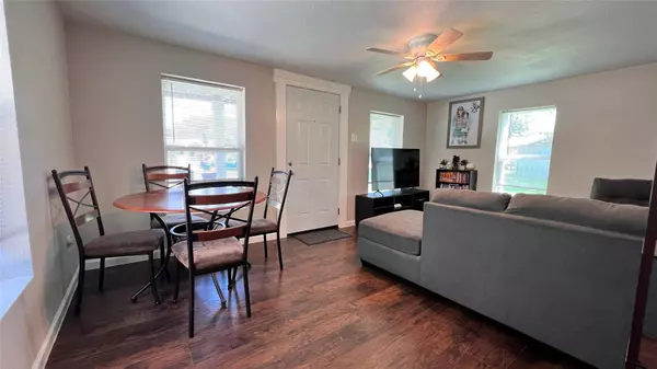 409 Waynell Street, White Settlement, TX 76108