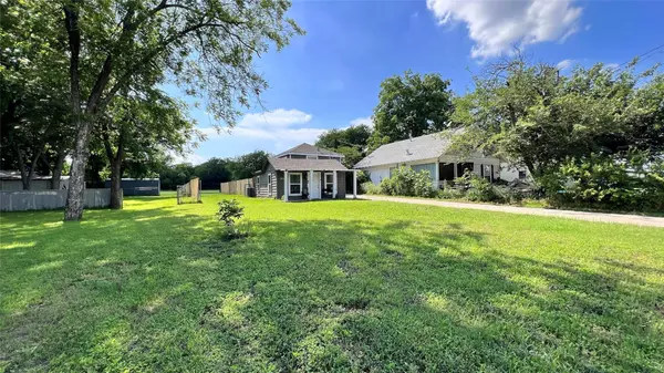 409 Waynell Street, White Settlement, TX 76108