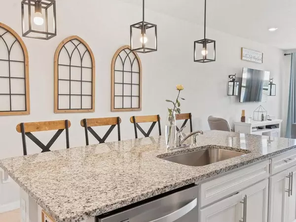 2377 Post ST, Palm Springs, FL 33406