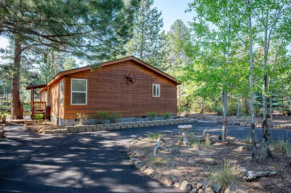 60892 Ridge Dr, Bend, OR 97702