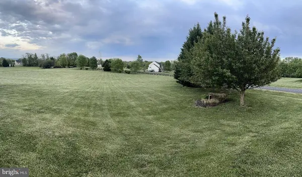 26 EQUESTRIAN CIR, Shenandoah Junction, WV 25442