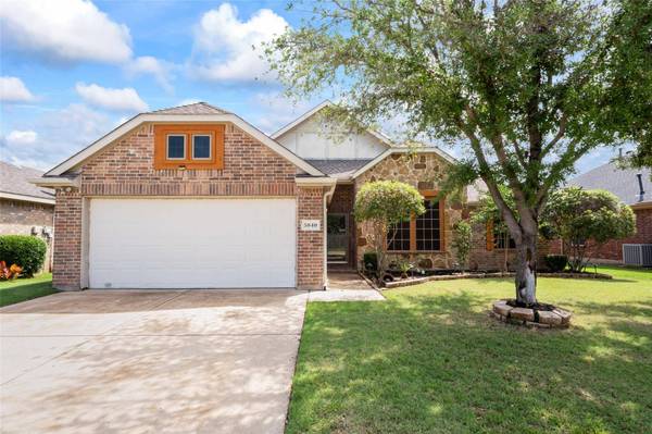 5840 Somerton Drive, Grand Prairie, TX 75052