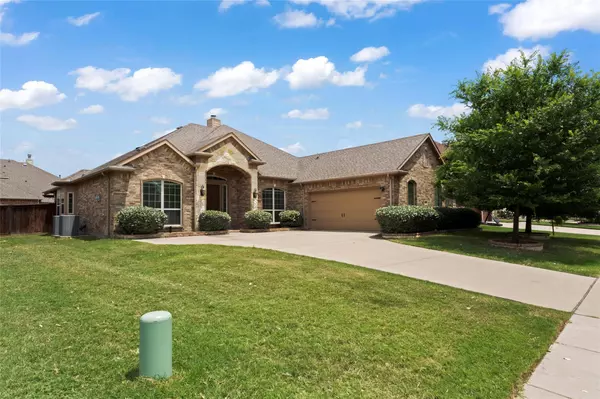 2812 Pino, Grand Prairie, TX 75054