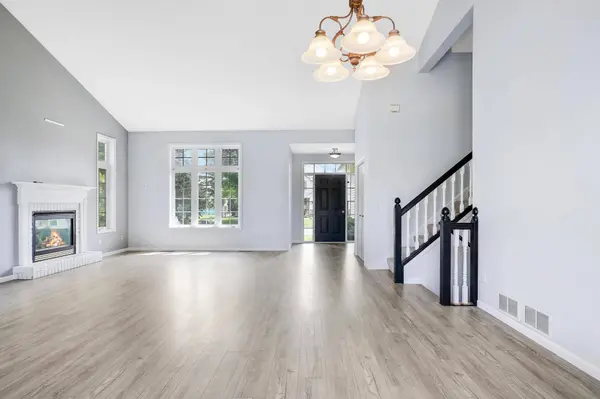 1556 Windsor DR S, Shakopee, MN 55379