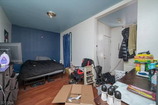 2 Chestnut St, Paterson City, NJ 07501