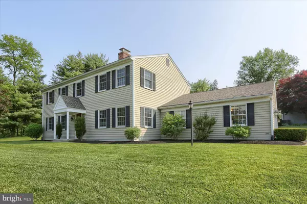 3813 BELLOWS DR, Camp Hill, PA 17011