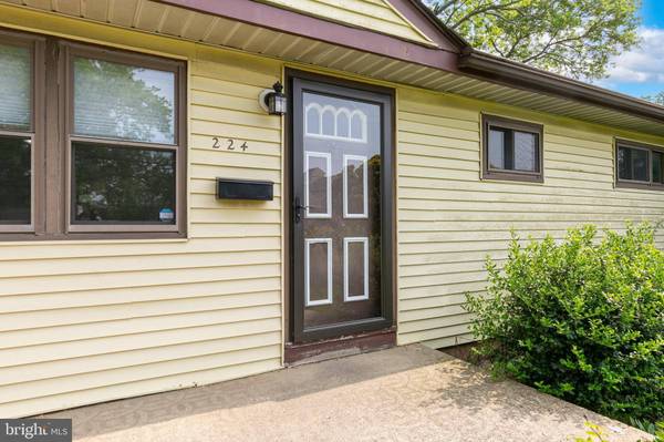 224 MARKET PL, Glassboro, NJ 08028