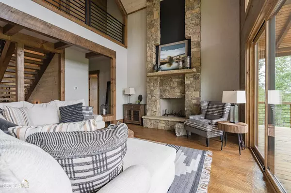 226 Round Top RD, Mineral Bluff, GA 30559