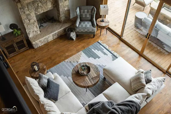 226 Round Top RD, Mineral Bluff, GA 30559