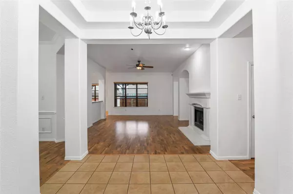 5840 Somerton Drive, Grand Prairie, TX 75052