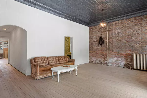 914 Milwaukee Ave, South Milwaukee, WI 53172