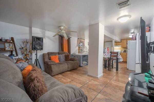 2 Chestnut St, Paterson City, NJ 07501