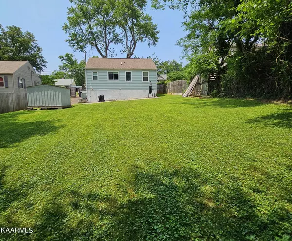 506 Broadview DR, Knoxville, TN 37912