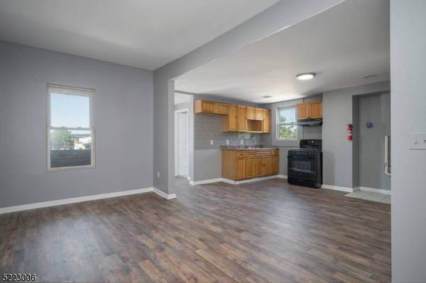 2 Chestnut St, Paterson City, NJ 07501