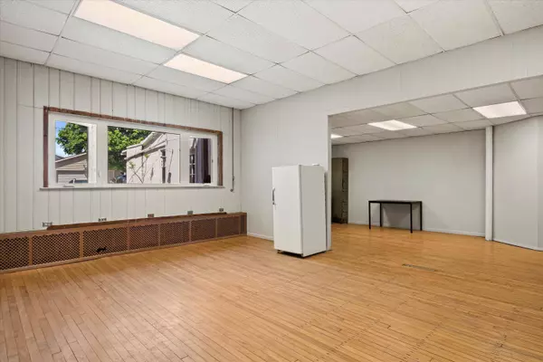 914 Milwaukee Ave, South Milwaukee, WI 53172