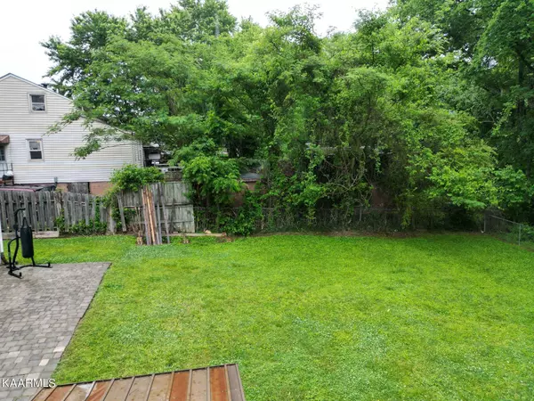 506 Broadview DR, Knoxville, TN 37912