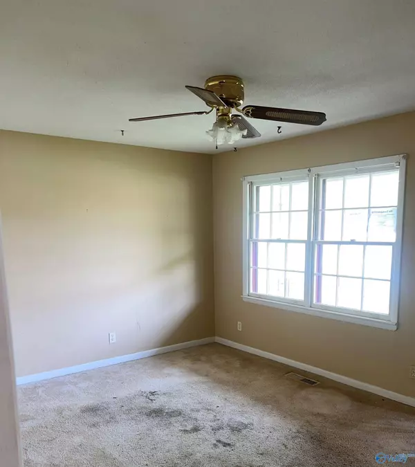 2305 Clearview Place, Decatur, AL 35601