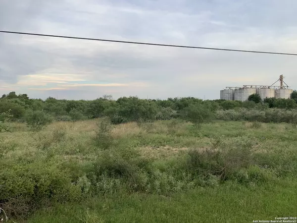 3333 Main St, Uvalde, TX 78801