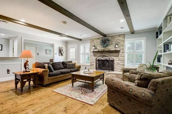 1418 W Brooklake DR N, Houston, TX 77077