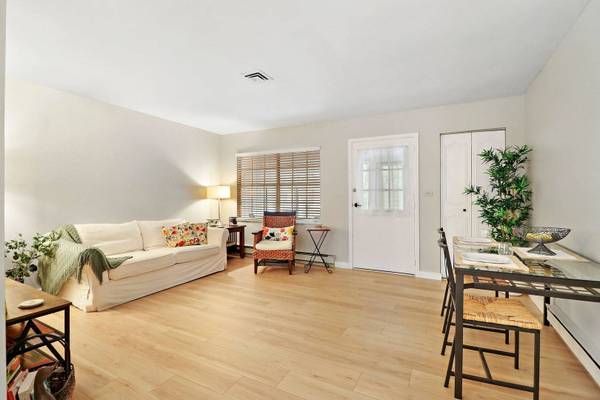 7428 Clarendon CT #1, Fox Lake, IL 60020