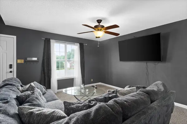 1172 Kendall Dr, Clarksville, TN 37042