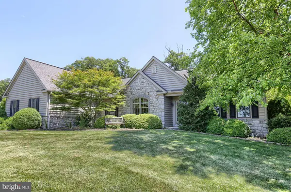 3945 BLOSSOM VALLEY DR, York, PA 17402