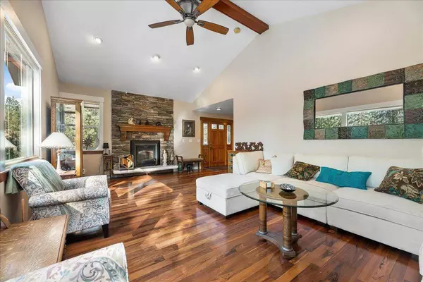 2610 E View Ln, Colbert, WA 99005