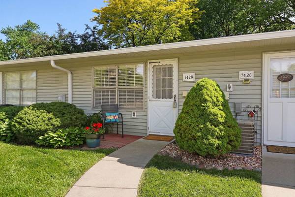 7428 Clarendon CT #1, Fox Lake, IL 60020