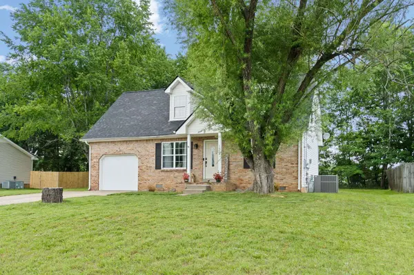 1172 Kendall Dr, Clarksville, TN 37042