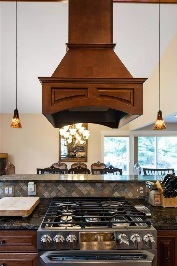 2610 E View Ln, Colbert, WA 99005