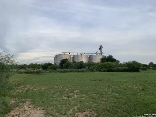 3333 Main St, Uvalde, TX 78801