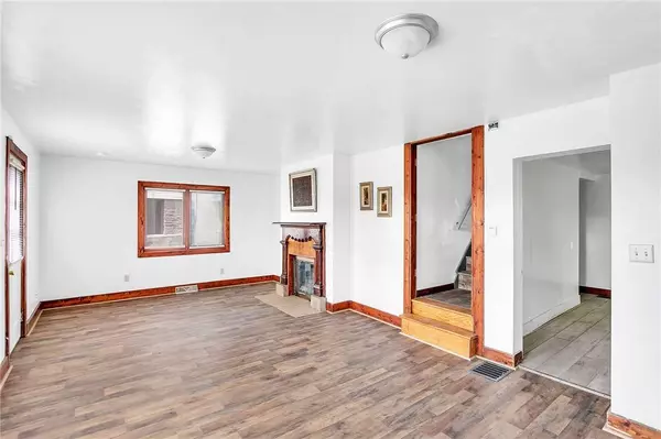 1002 East St, Tarentum, PA 15084