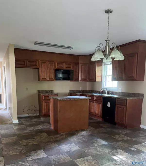 2305 Clearview Place, Decatur, AL 35601