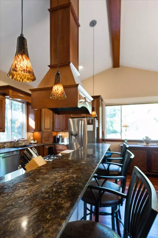 2610 E View Ln, Colbert, WA 99005