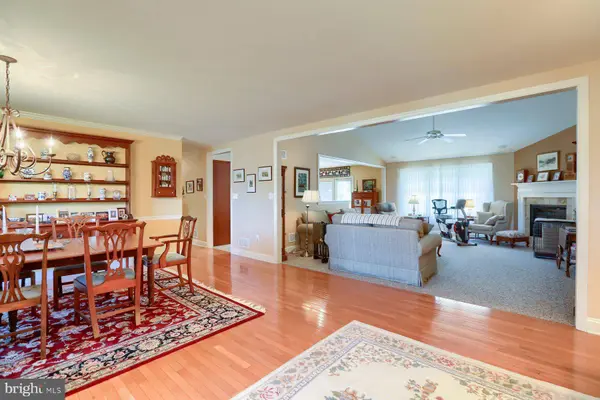 3945 BLOSSOM VALLEY DR, York, PA 17402