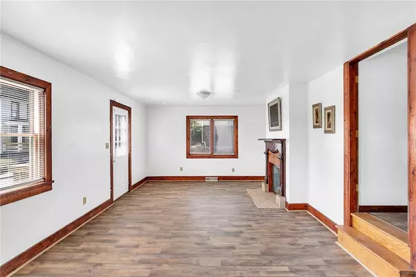 1002 East St, Tarentum, PA 15084