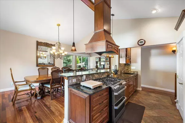 2610 E View Ln, Colbert, WA 99005