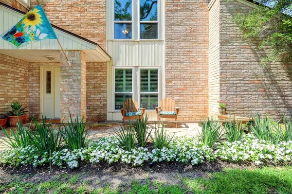 1418 W Brooklake DR N, Houston, TX 77077