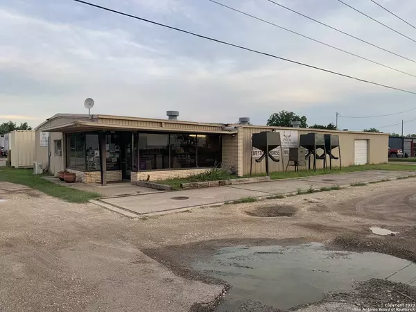 3333 Main St, Uvalde, TX 78801