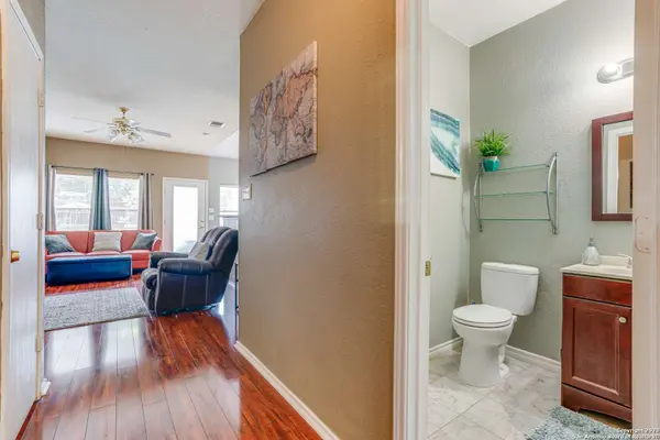 4157 ST CHARLES BAY, San Antonio, TX 78229-2085